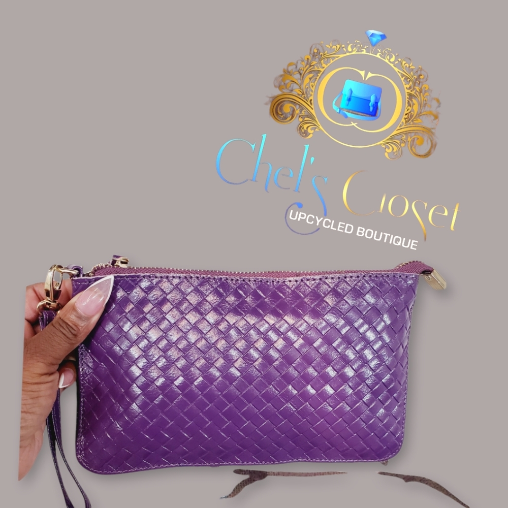 PURPLE LEATHER WRISTLET 💜